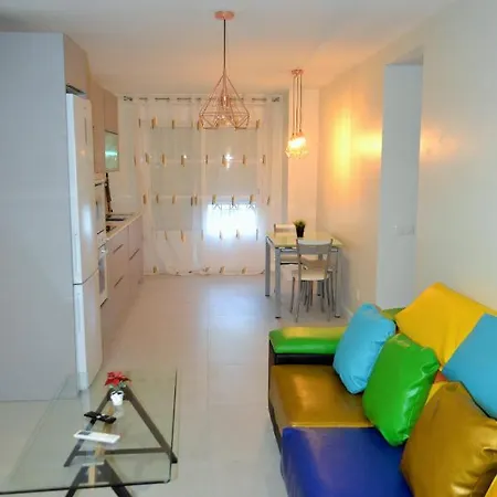 Centro Hospitales Garage アパート *